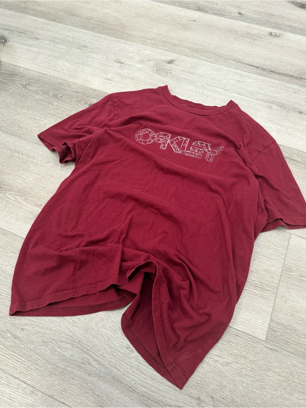 Oakley Men's Short-Sleeve Graphic Tee in Burgundy Red